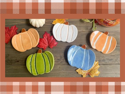 clay trinket pumpkin
Clay trinket pumpkin dish