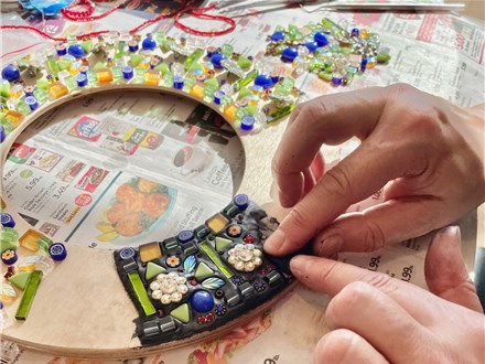 Mosaic Mirror Workshop - Taught by Amy Marks